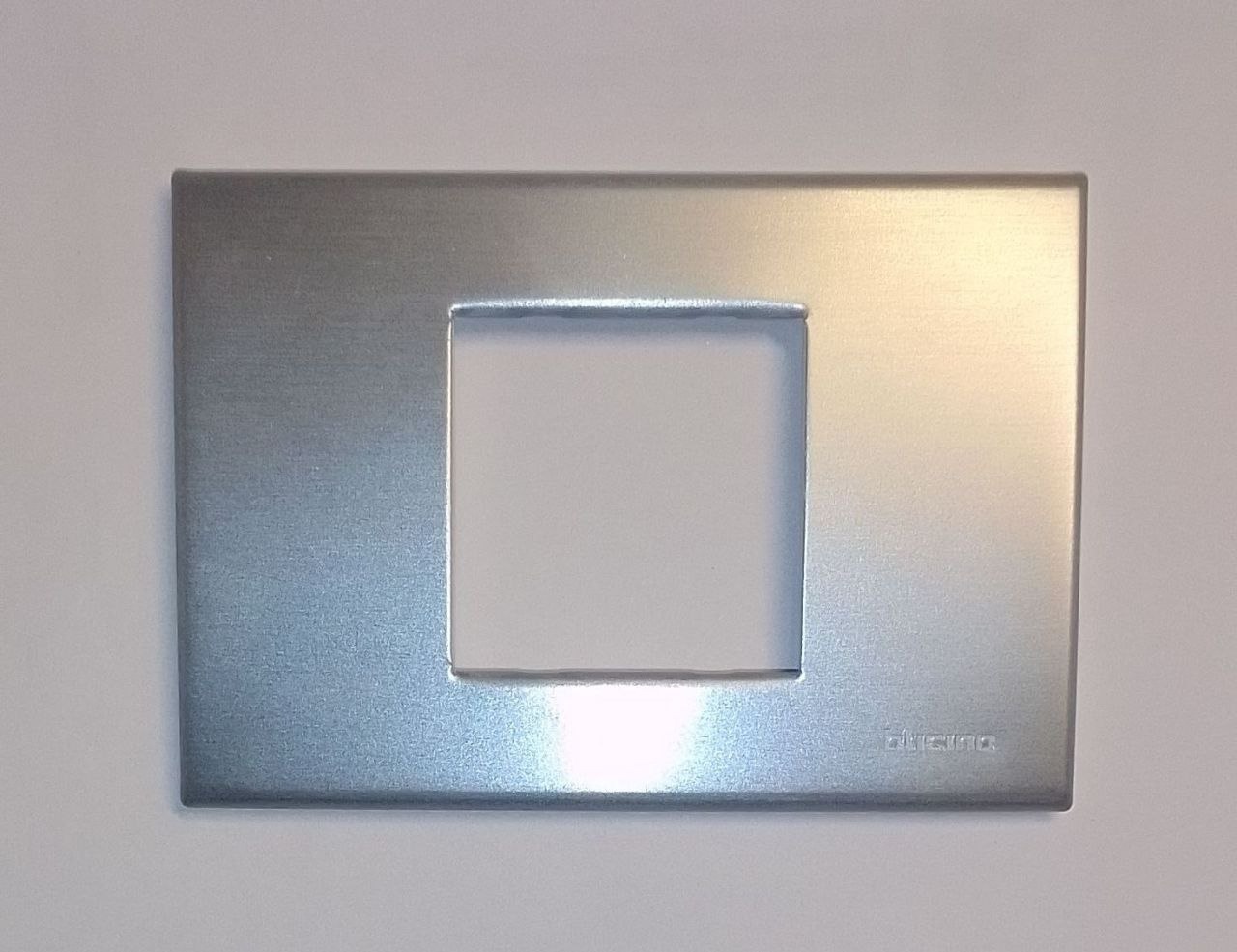 Legrand | N4819GN ����� �� 2 ������ ��������� ����� BTicino