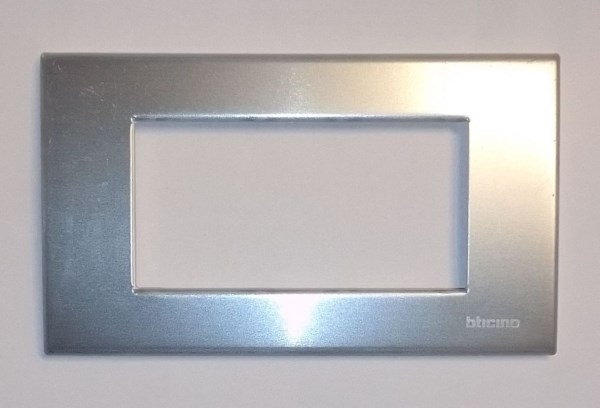 Legrand | N4804AL ����� �� 4 ������ �������� BTicino