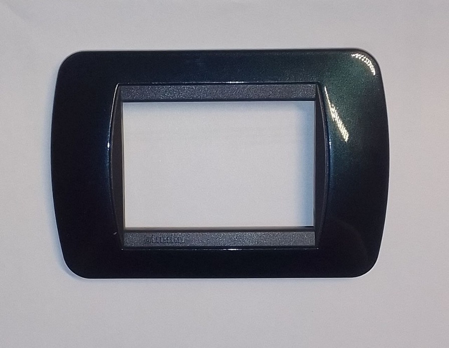 Legrand | L4803VT ����� �� 3 ������ ������������� ������ BTicino